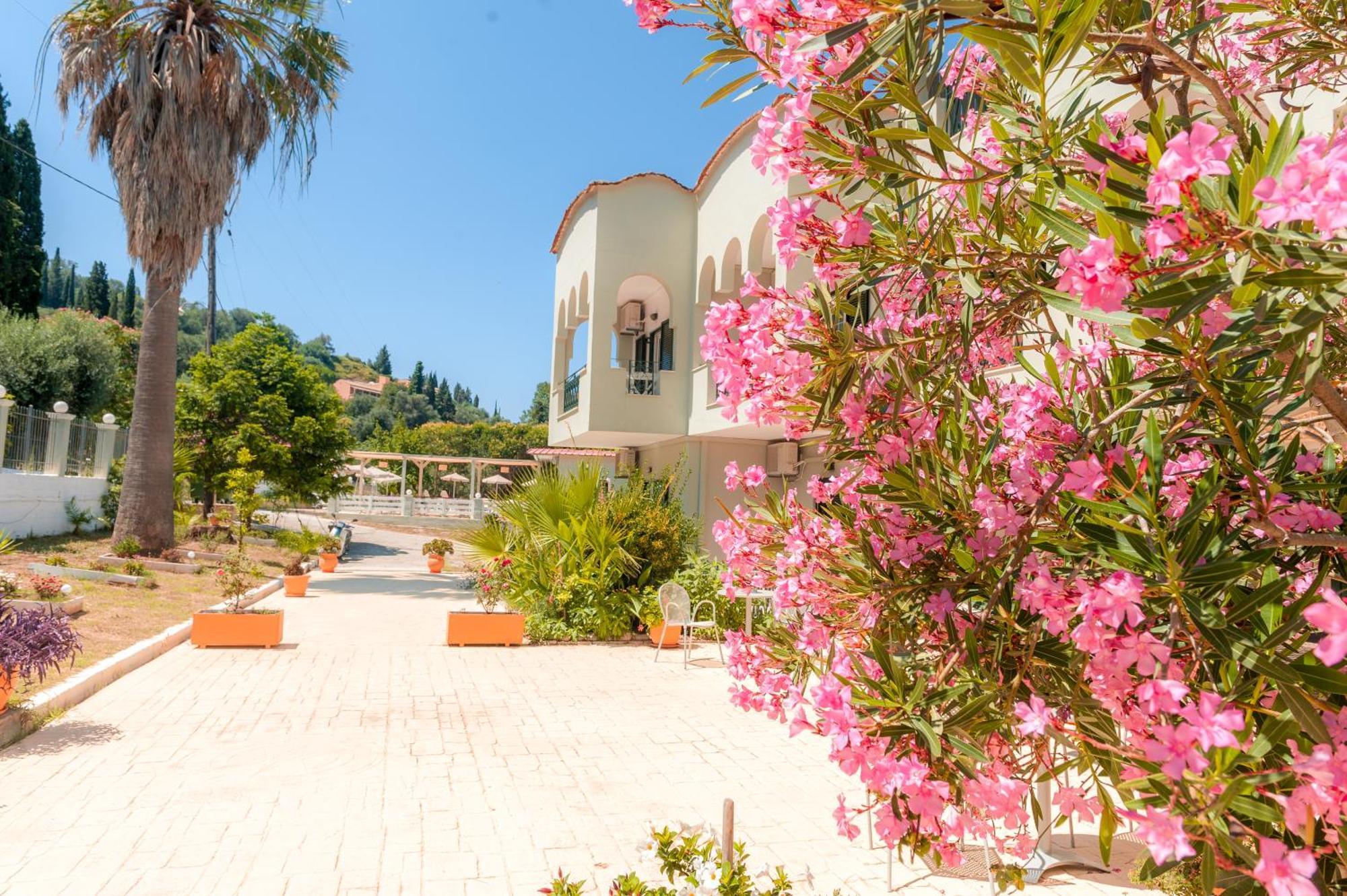 Vassilis Paradise Garden Aparthotel Agios Georgios Pagon Zewnętrze zdjęcie